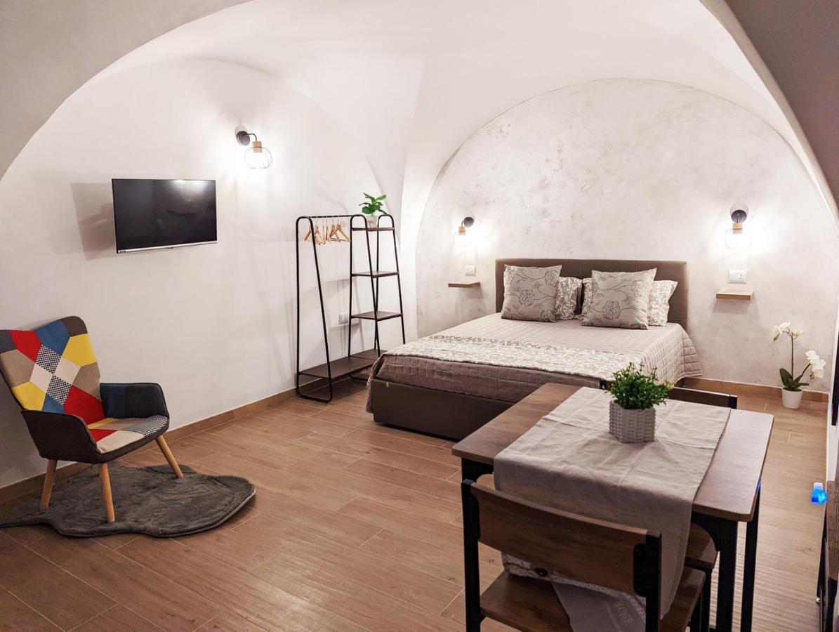 Dama Suite Love & Private Jacuzzi Bari Exterior foto
